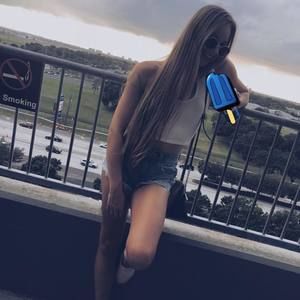 Meet your Posher, Carley